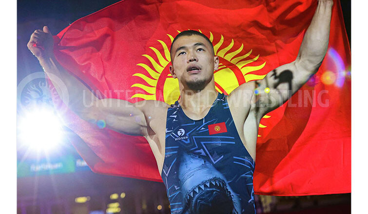 Медаль Акжола Махмудова стала для Кыргызстана 17-й на чемпионатах мира